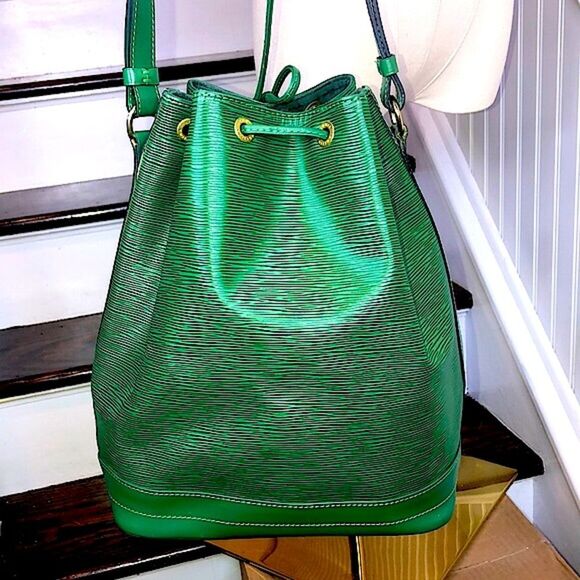LOUIS VUITTON Green Epi Leather Noe GM Drawstring Bucket Shoulder Bag RARE VTG - Picture 5 of 17
